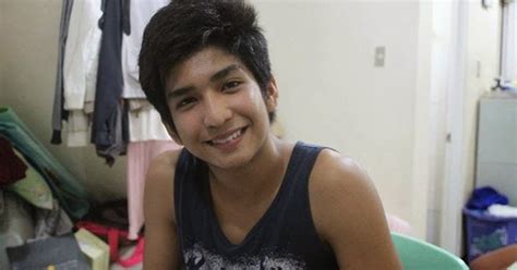 manic expression: GWAPONG PINOY SCANDAL: ANOTHER .